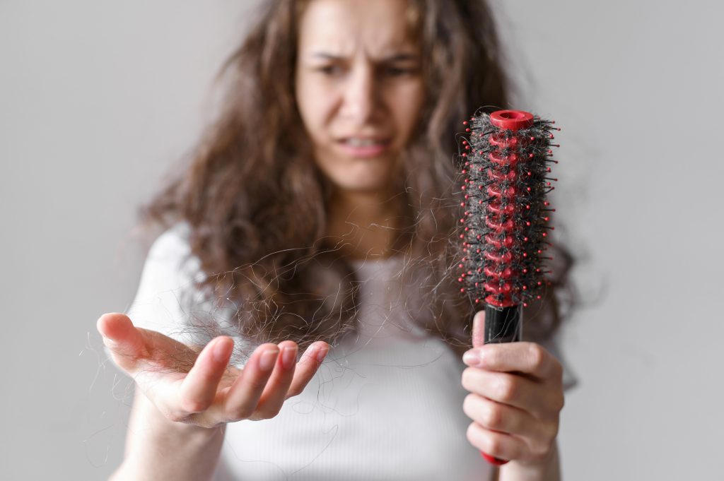 Hair Fall in Monsoon: Causes, Precautions & Remedies